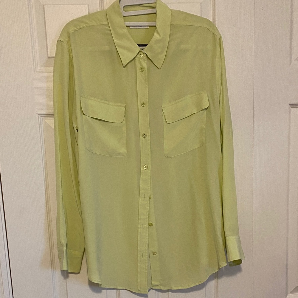 Equipment Silk Blouse
Lime colour
Excellent condition
